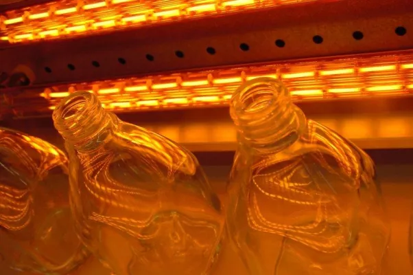 Infrared lamp for borosilicate glass